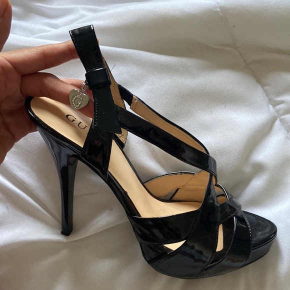 COPY - Guess size 6 heels - Picture 1 of 2